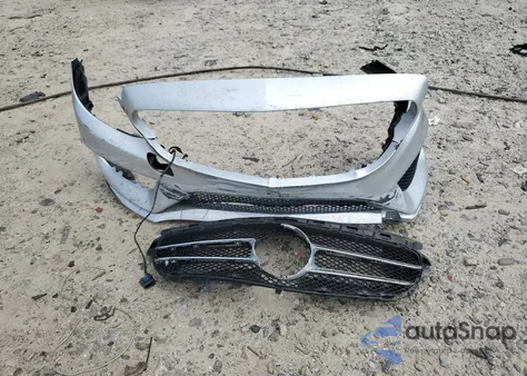 2015 Mercedes-Benz C 300 z USA, uszkodzony, nr VIN 55SWF4JB1FU051239